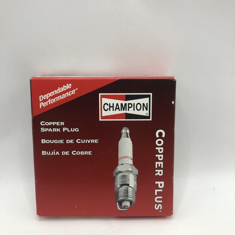 4 Pack Champion RV15YC4 18 Copper Plus Spark Plug NEW
